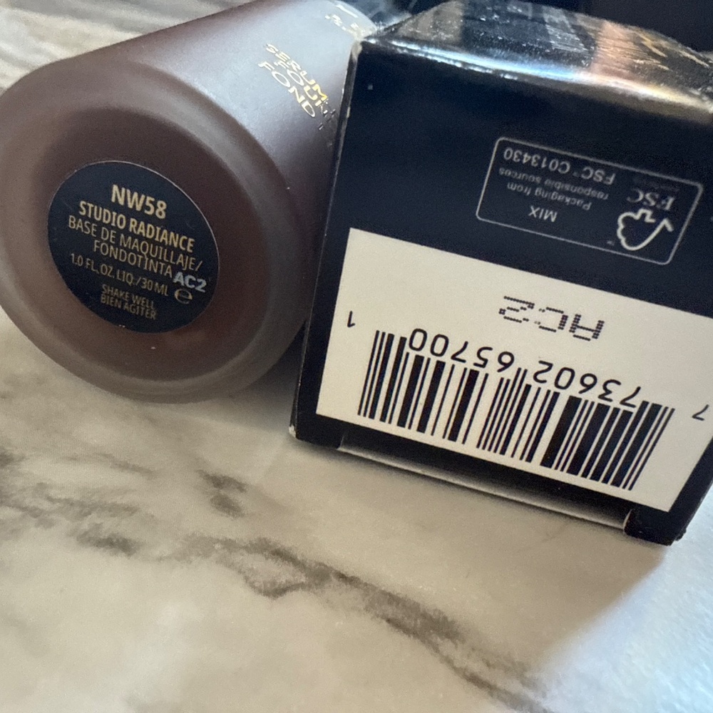 MAC COSMETICS STUDIO RADIANCE FOUNDATION NW58 - Picture 4 of 4